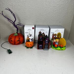 Hallmark Halloween ornaments - 4 ornaments - excellent condition